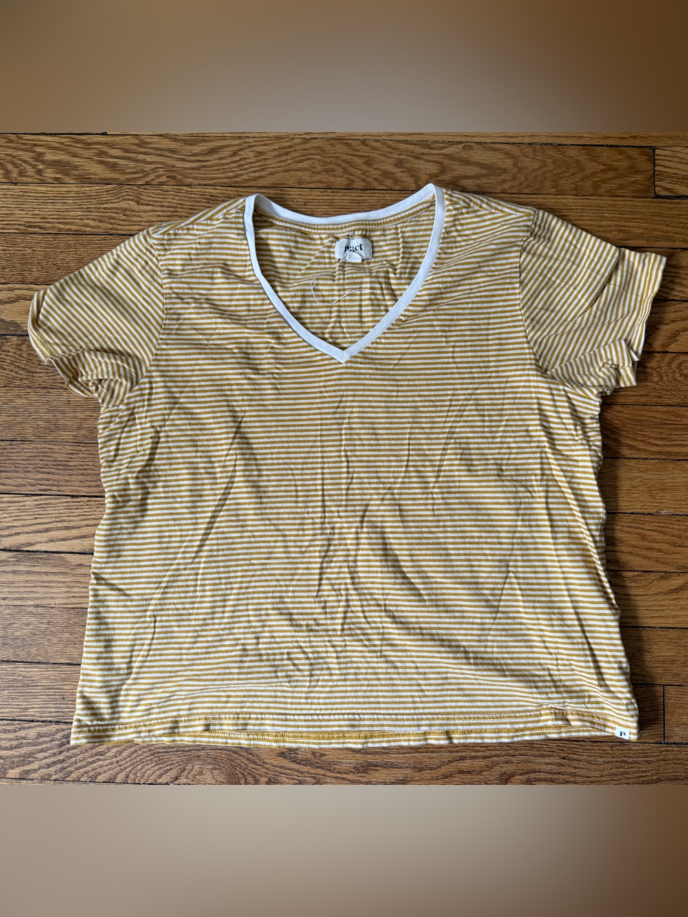 Pact Women's Short Sleeve V-Neck Tee - Size XL